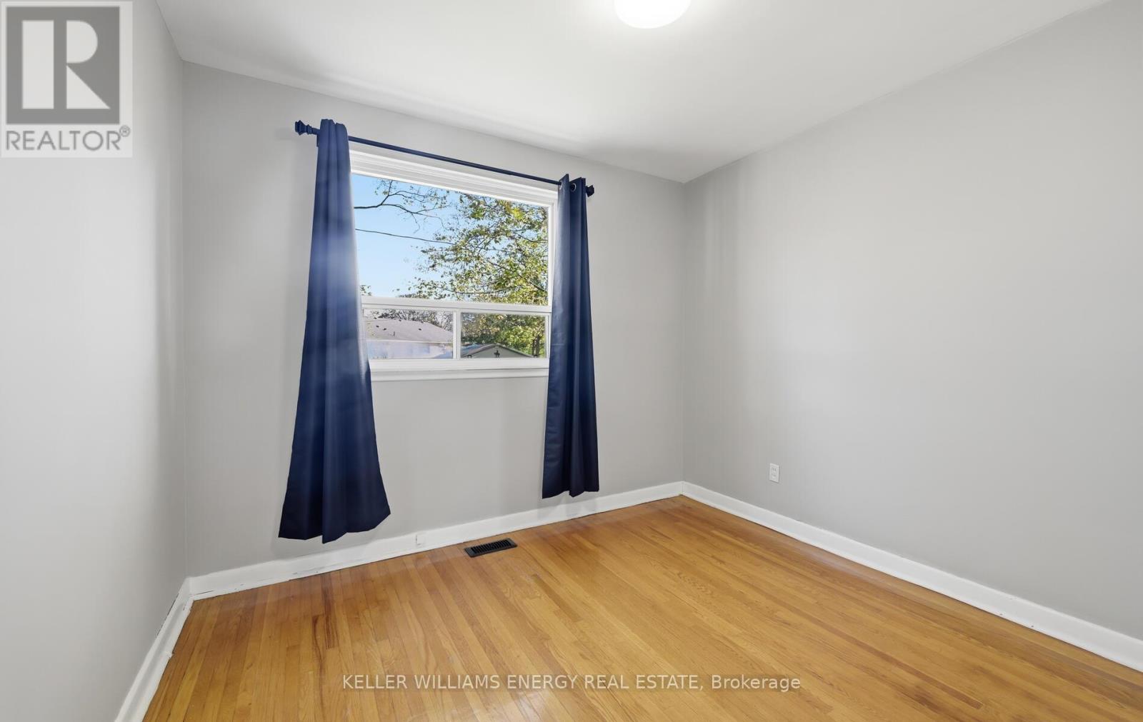 37 Billingsgate Crescent, Ajax, Ontario L1S 2R7 - Photo 11 - E12547652