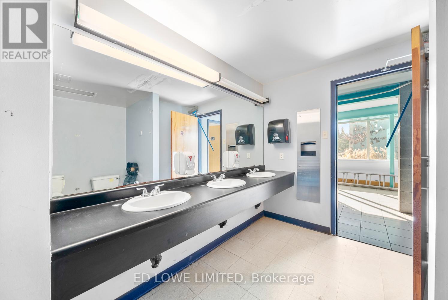 36 Smith Crescent, Parry Sound, Ontario  P2A 0C5 - Photo 21 - X12546772