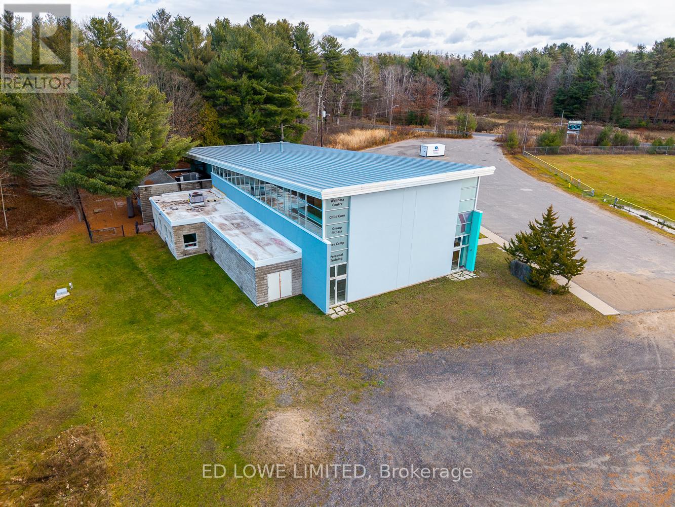 36 Smith Crescent, Parry Sound, Ontario  P2A 0C5 - Photo 9 - X12546772