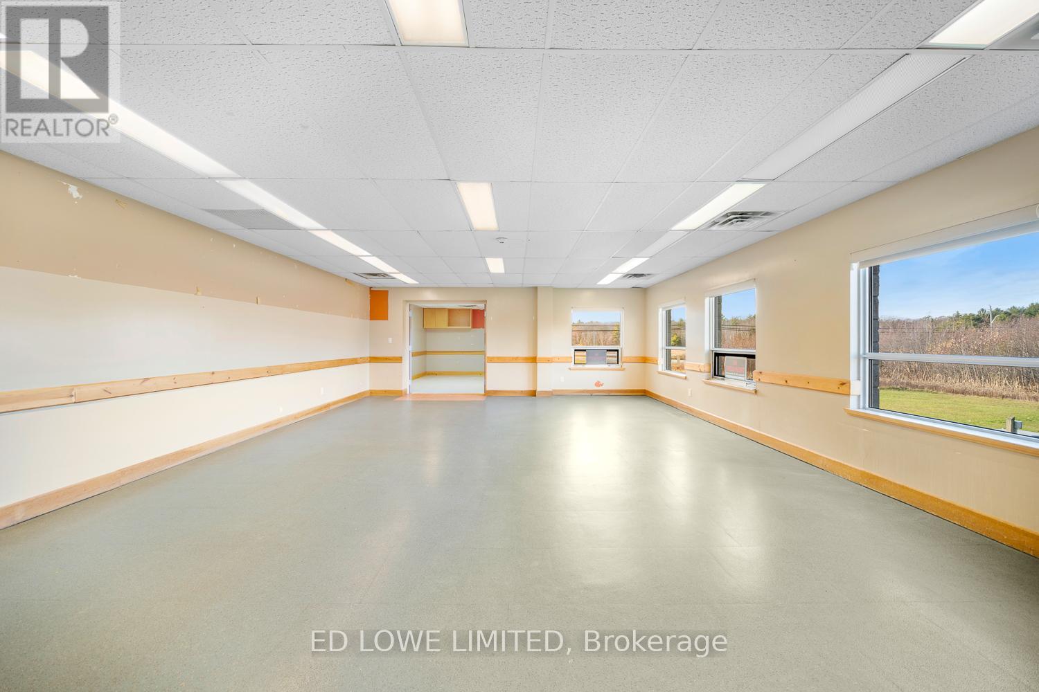 36 Smith Crescent, Parry Sound, Ontario  P2A 0C5 - Photo 36 - X12546772