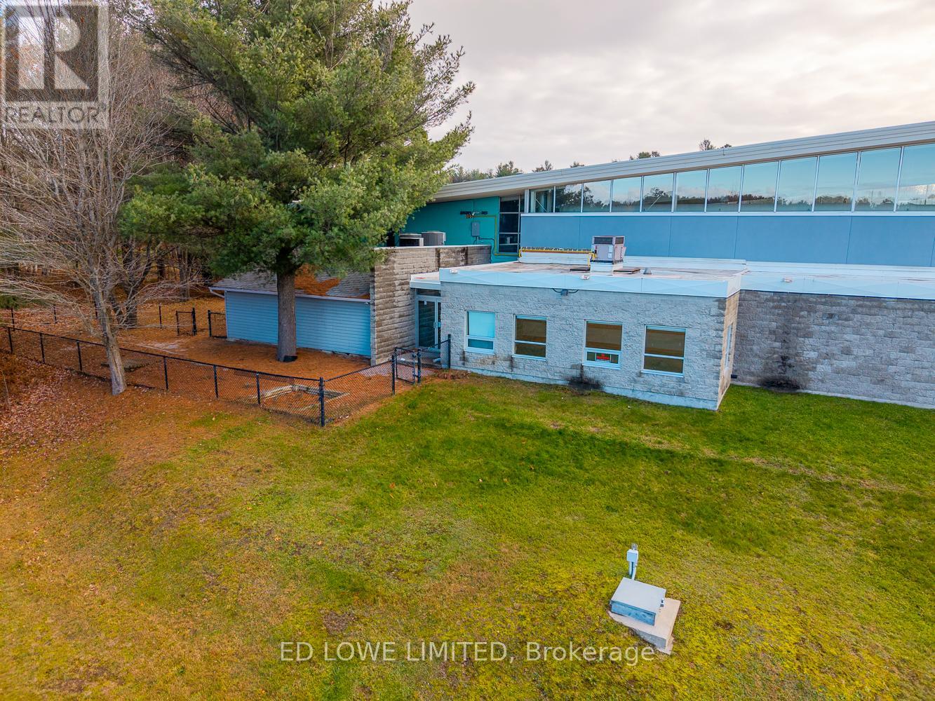 36 Smith Crescent, Parry Sound, Ontario  P2A 0C5 - Photo 11 - X12546772