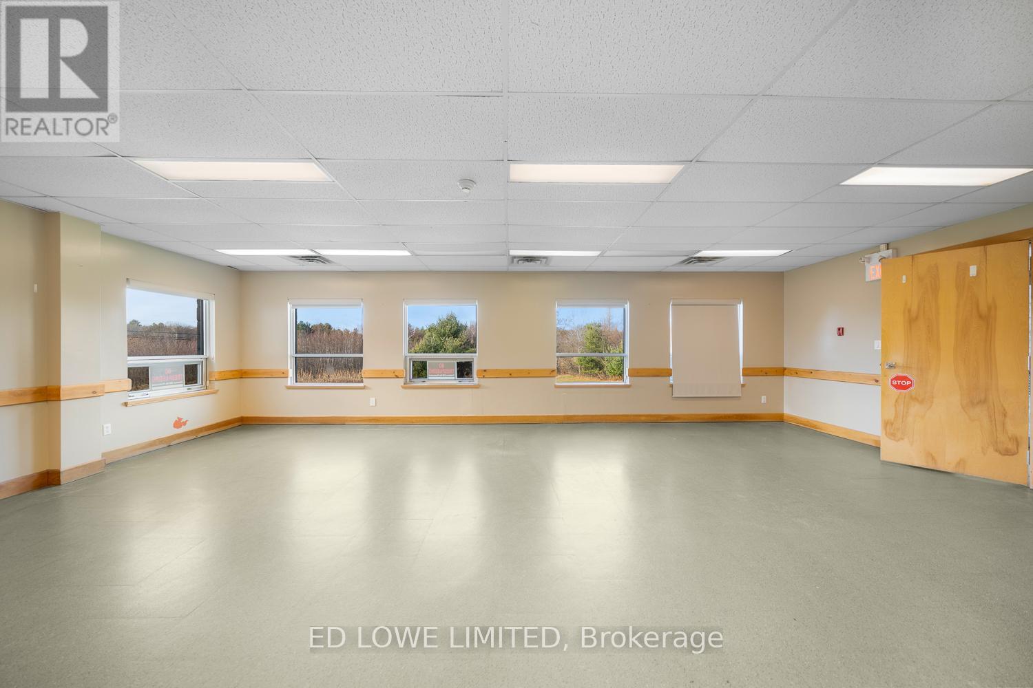 36 Smith Crescent, Parry Sound, Ontario  P2A 0C5 - Photo 37 - X12546772