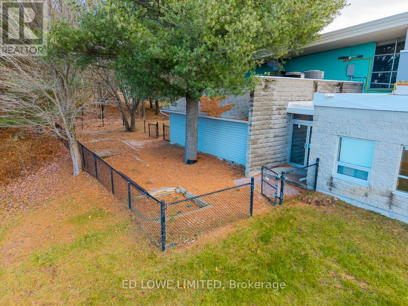 36 Smith Crescent, Parry Sound, Ontario  P2A 0C5 - Photo 12 - X12546772