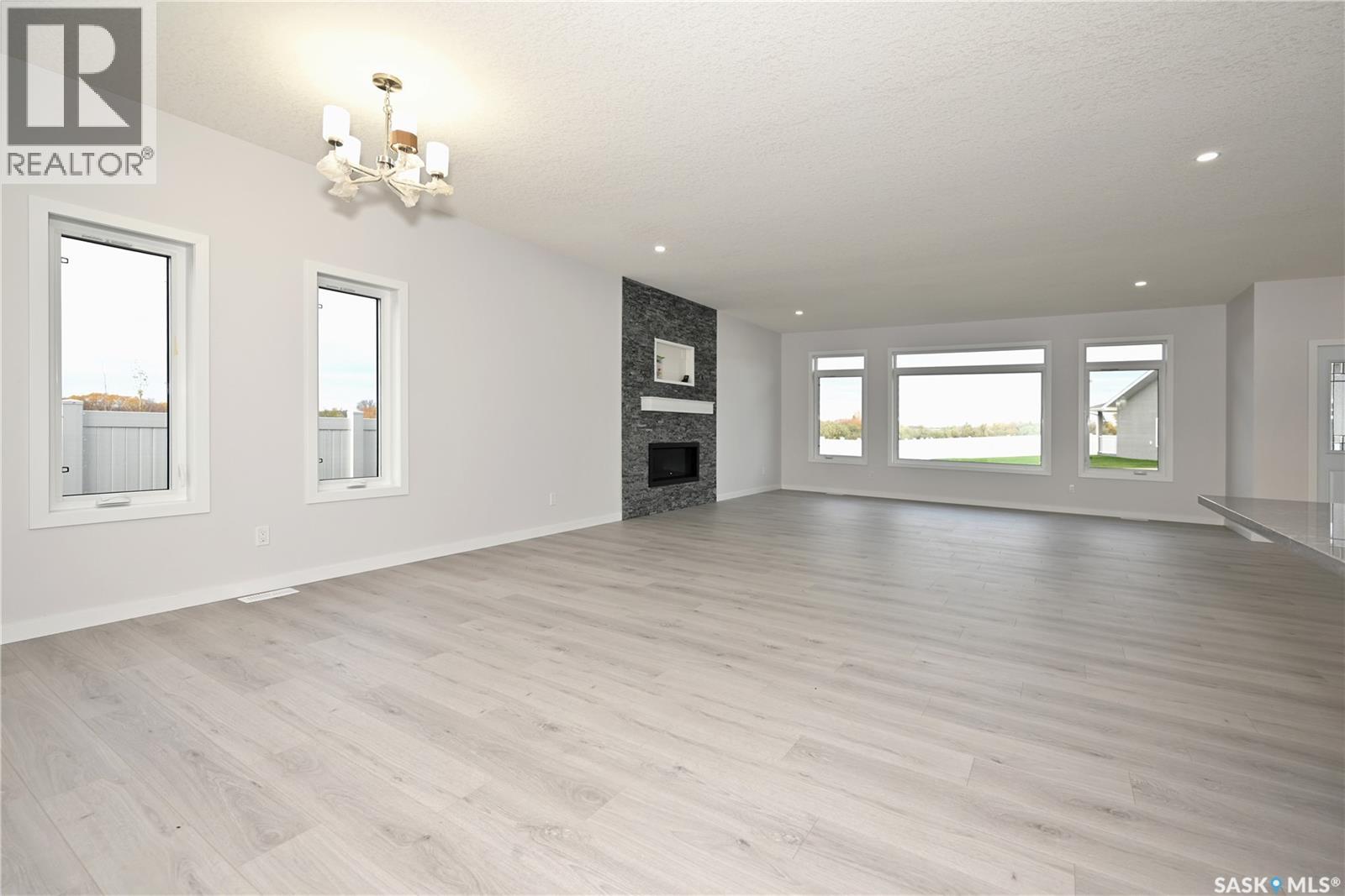 9 2330 Morsky Drive, Estevan, Saskatchewan  S4A 3A5 - Photo 3 - SK024106