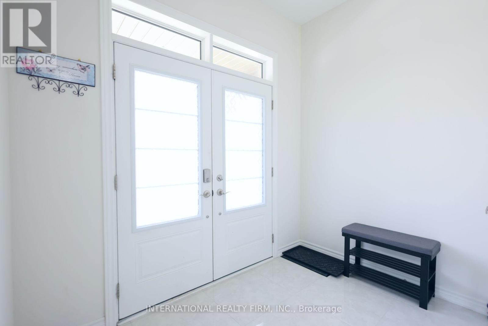 327 Northglen Blvd Boulevard, Clarington, Ontario L1C 7E2 - Photo 3 - E12547650