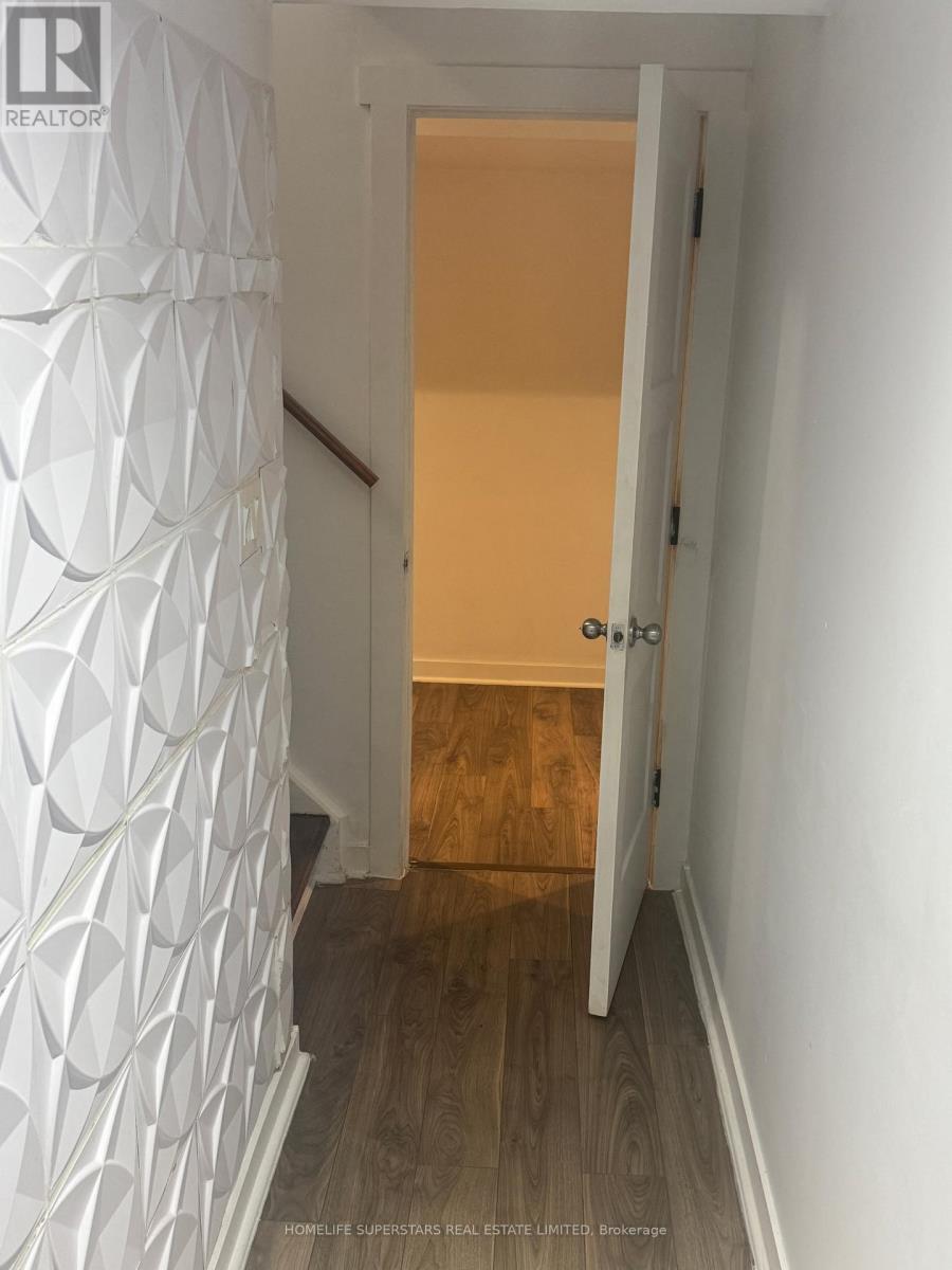 11 Kelsey Crescent, Barrie, Ontario L4N 0J7 - Photo 5 - S12547624