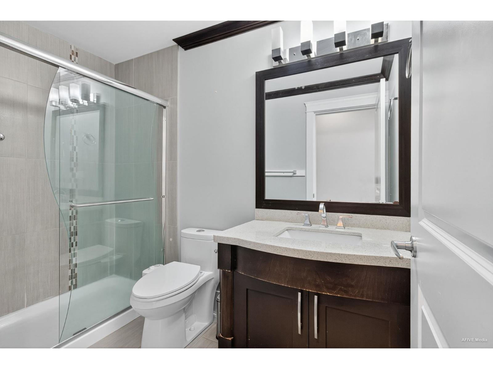 2112 Merlot Boulevard, Abbotsford, British Columbia  V4X 0A6 - Photo 16 - R3038716