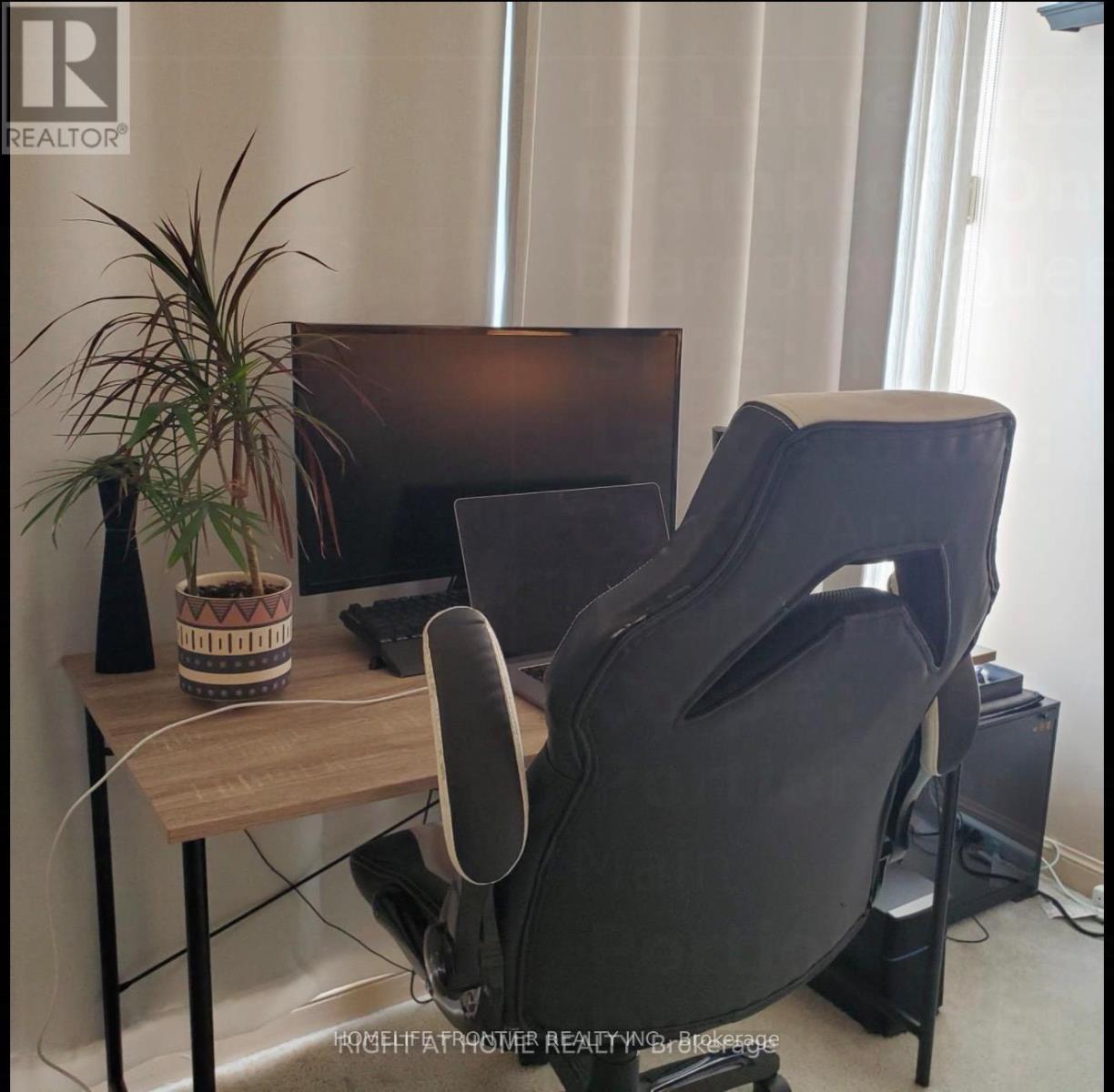 909 - 12 Laurelcrest Street, Brampton, Ontario  L6S 5Y4 - Photo 5 - W12547620