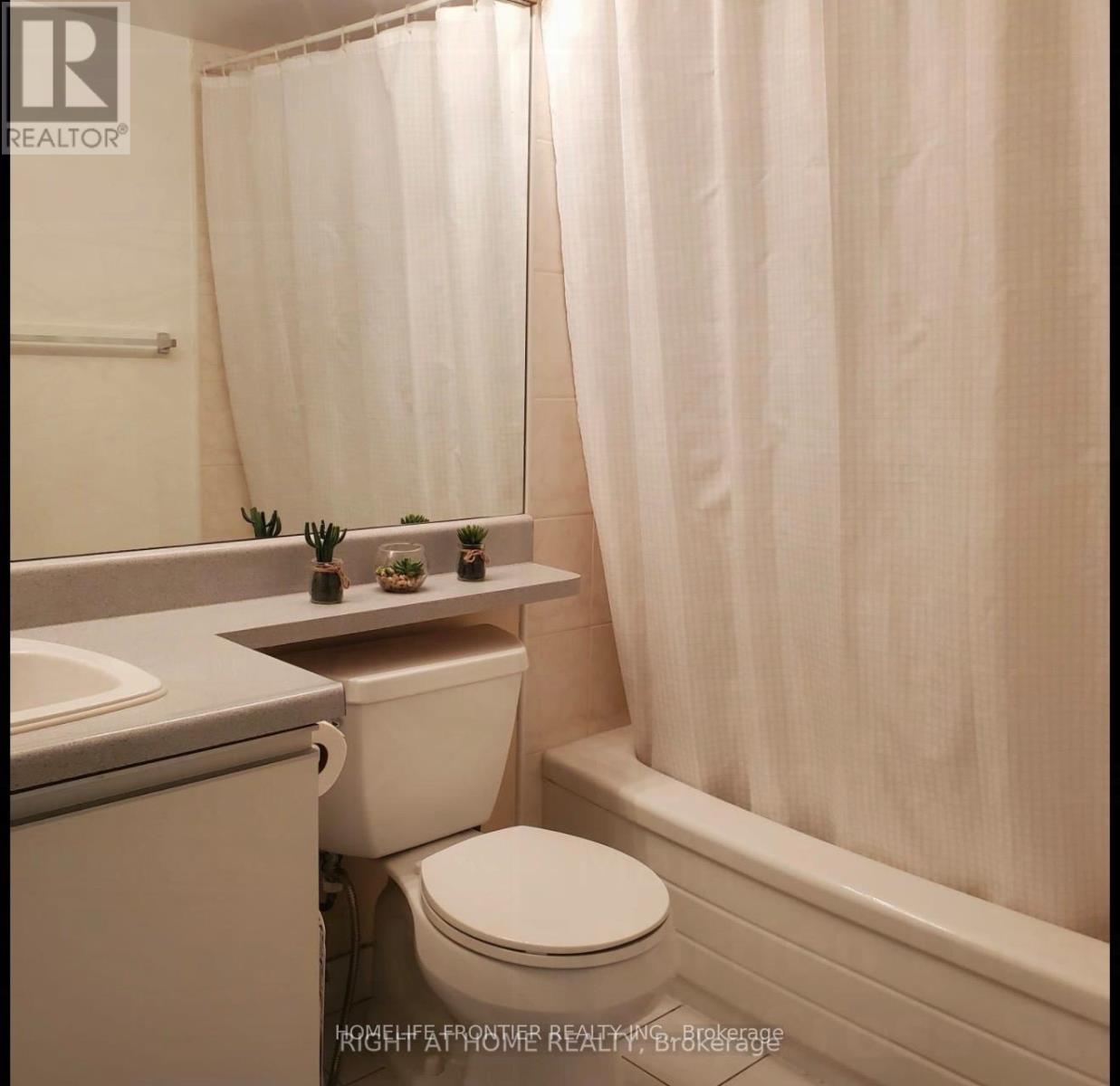 909 - 12 Laurelcrest Street, Brampton, Ontario  L6S 5Y4 - Photo 7 - W12547620