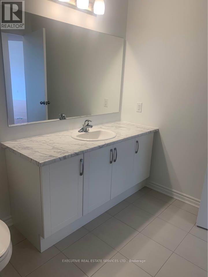 # 302 - 439 Dougall Avenue, Caledon, Ontario L7C 4L5 - Photo 11 - W12547622