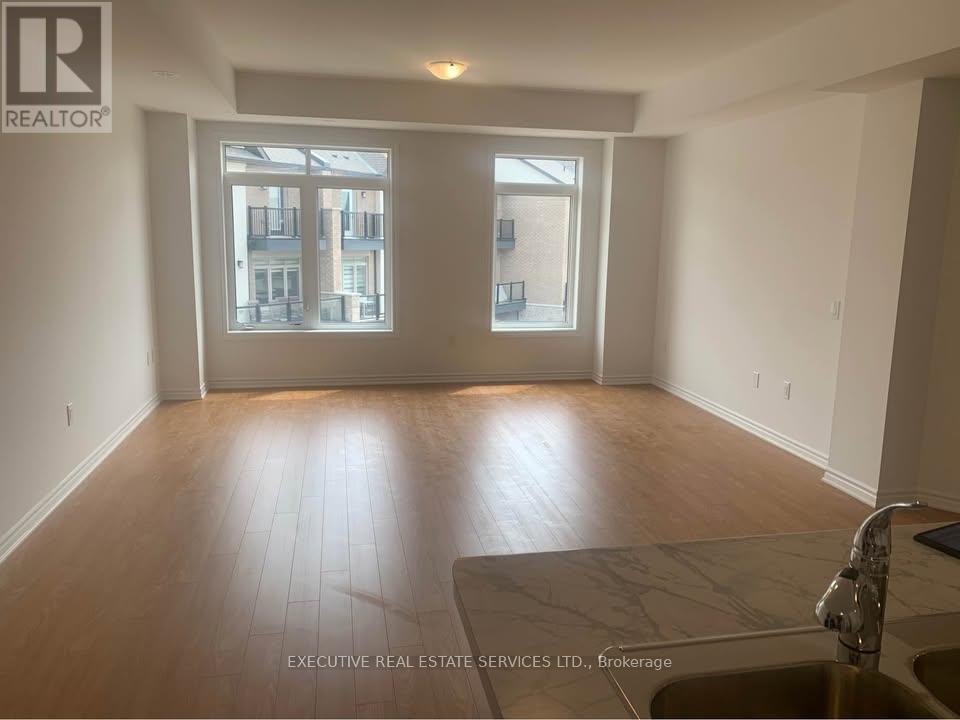 # 302 - 439 Dougall Avenue, Caledon, Ontario L7C 4L5 - Photo 5 - W12547622