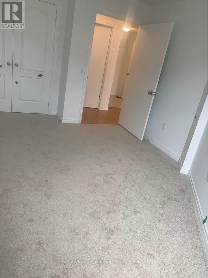 # 302 - 439 Dougall Avenue, Caledon, Ontario L7C 4L5 - Photo 8 - W12547622