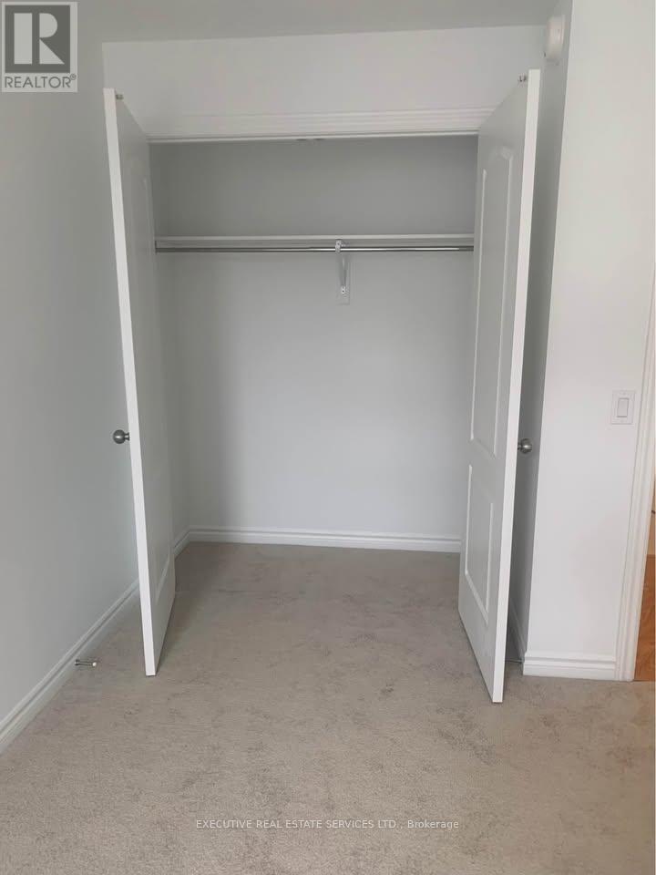 # 302 - 439 Dougall Avenue, Caledon, Ontario L7C 4L5 - Photo 9 - W12547622