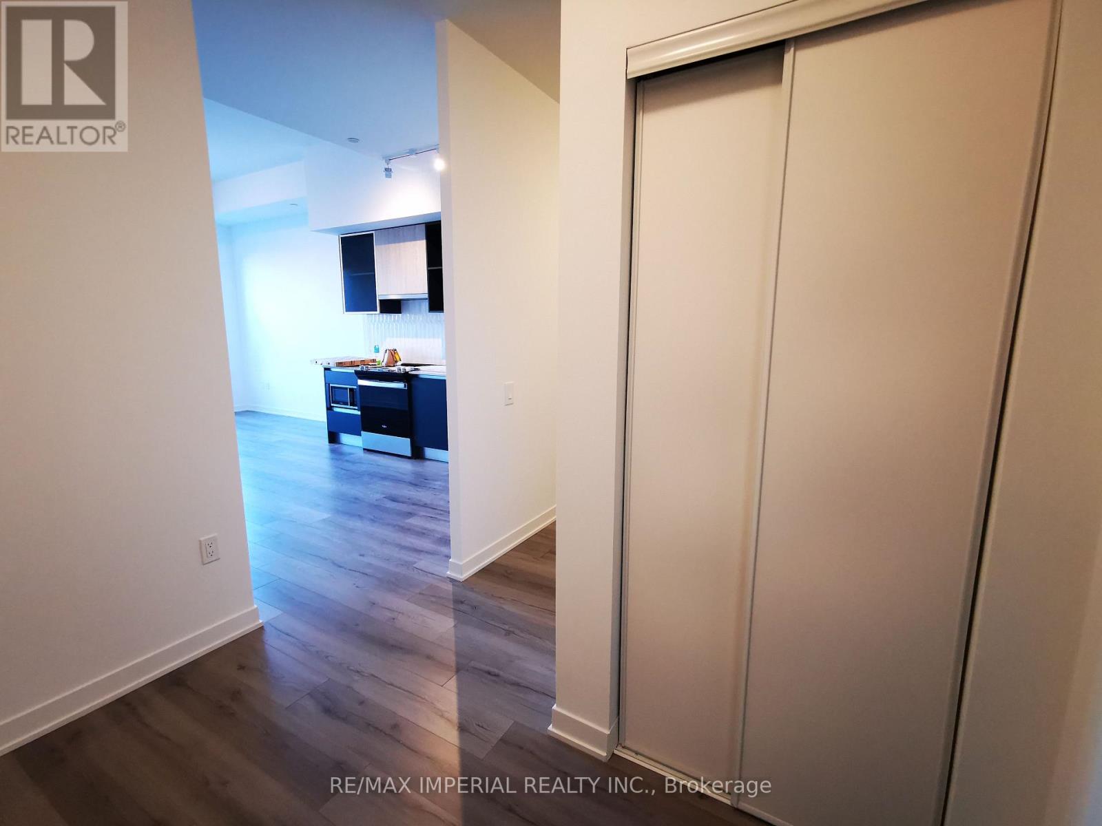 237 - 395 Dundas Street W, Oakville, Ontario  L6M 4M2 - Photo 2 - W12547626