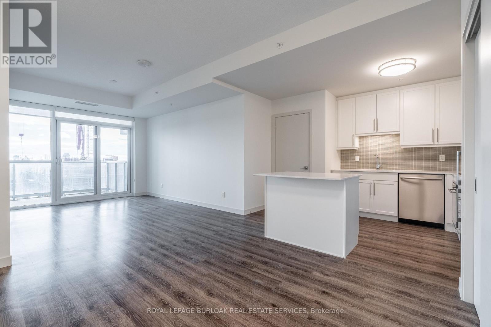 706 - 2081 Fairview Street, Burlington, Ontario  L7R 0E4 - Photo 4 - W12547638