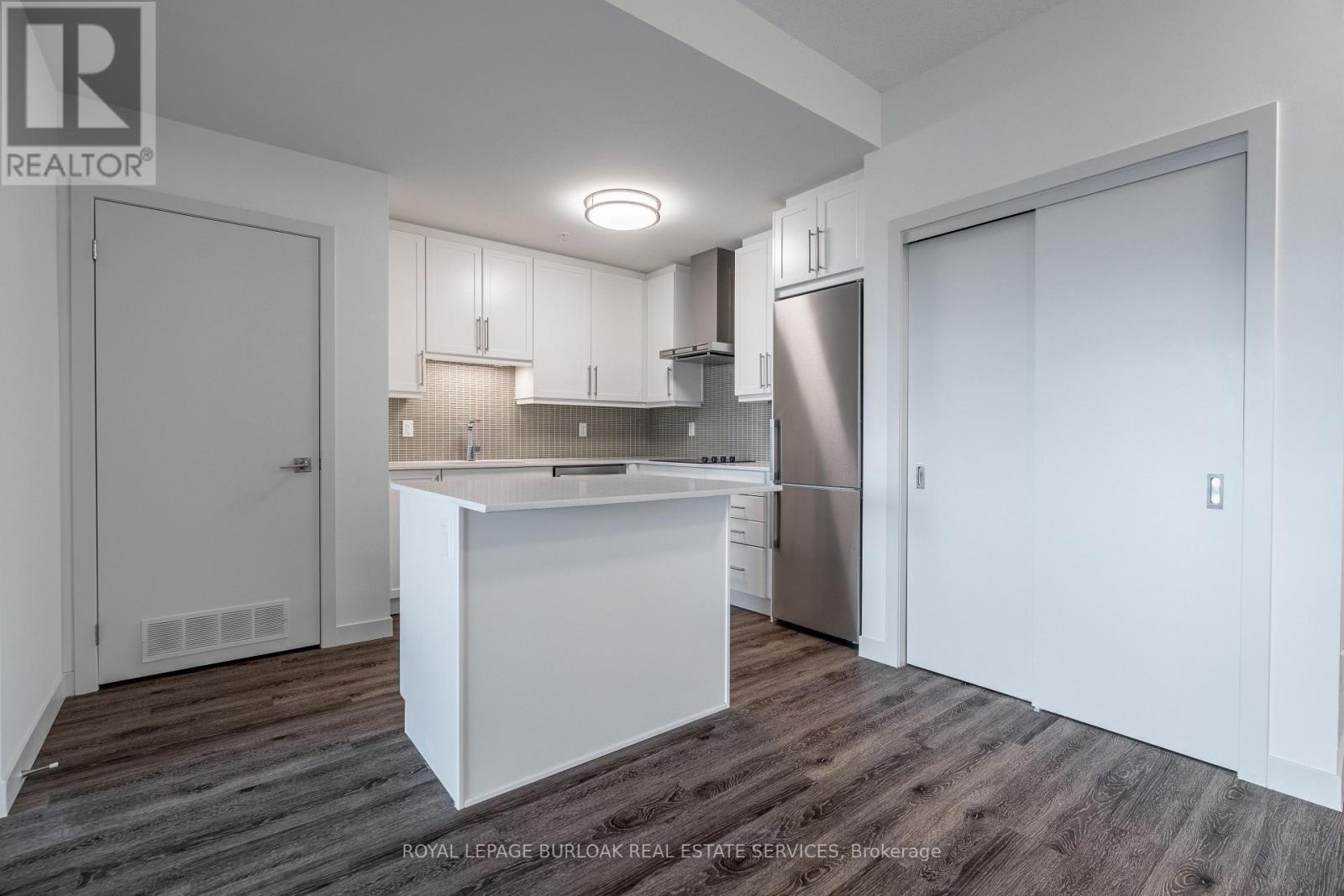 706 - 2081 Fairview Street, Burlington, Ontario  L7R 0E4 - Photo 5 - W12547638