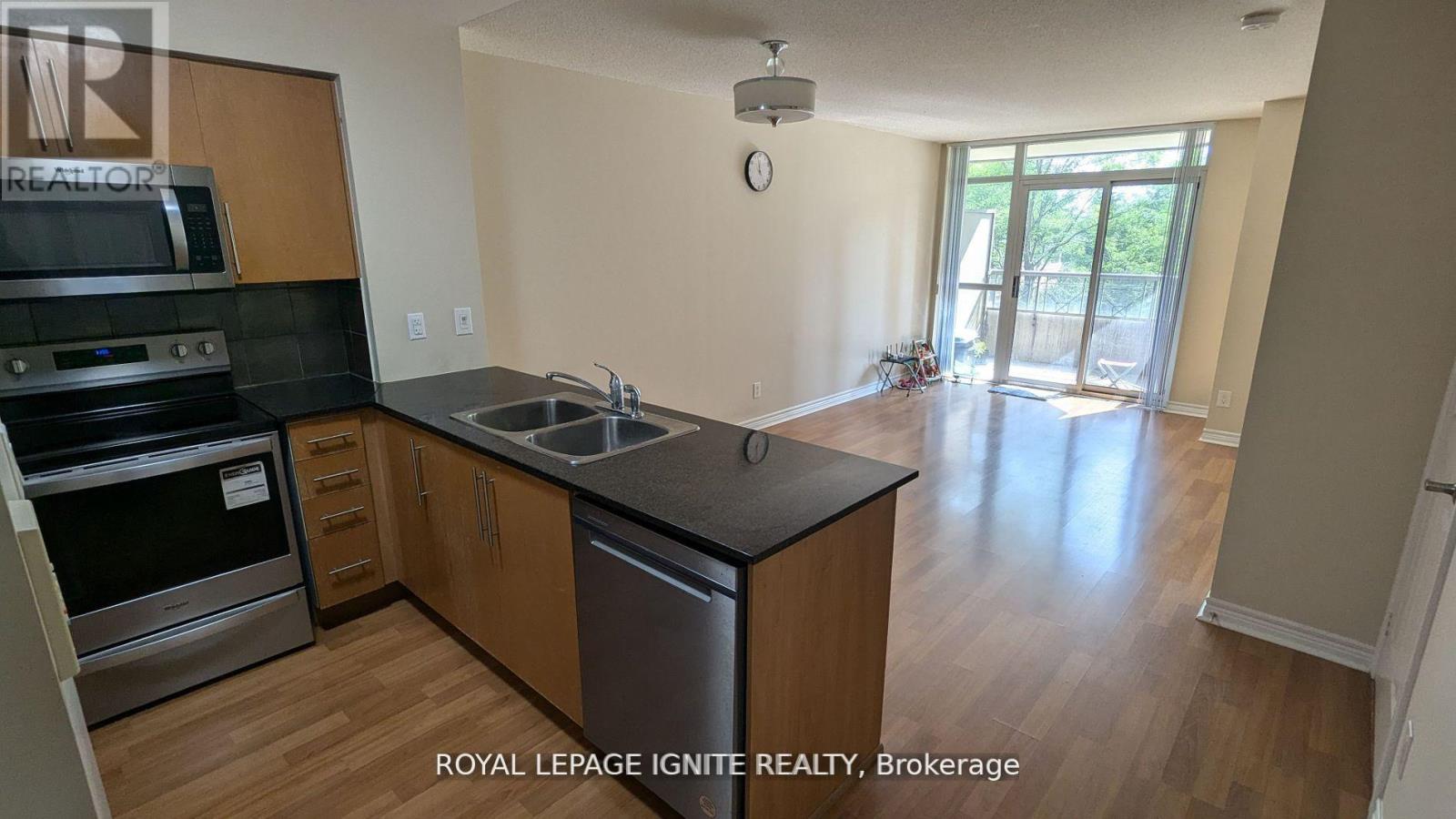 308 - 310 Burnhamthorpe Road W, Mississauga, Ontario  L5B 4P9 - Photo 7 - W12547644