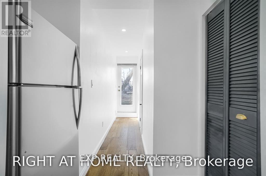 #2 - 162 Bartlett Avenue, Toronto, Ontario  M6H 3G1 - Photo 11 - W12547646