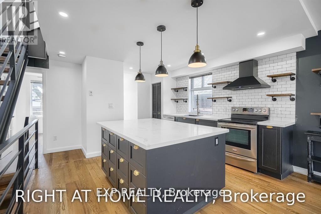 #2 - 162 Bartlett Avenue, Toronto, Ontario  M6H 3G1 - Photo 9 - W12547646