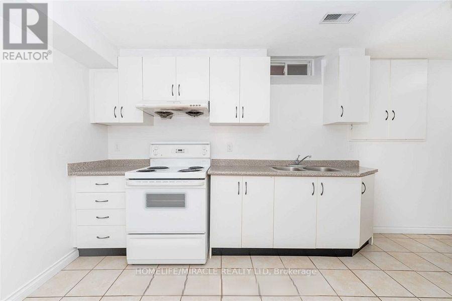 26 Savita Road, Brampton, Ontario  L7A 3T2 - Photo 21 - W12547656