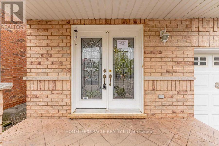 26 Savita Road, Brampton, Ontario  L7A 3T2 - Photo 4 - W12547656