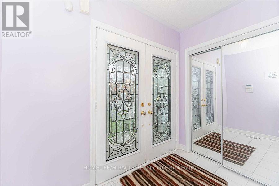 26 Savita Road, Brampton, Ontario  L7A 3T2 - Photo 5 - W12547656