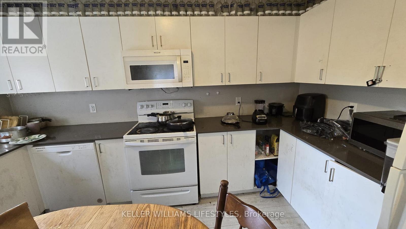 1301 Michael Circle, London East, Ontario  N5V 0B8 - Photo 6 - X12547670