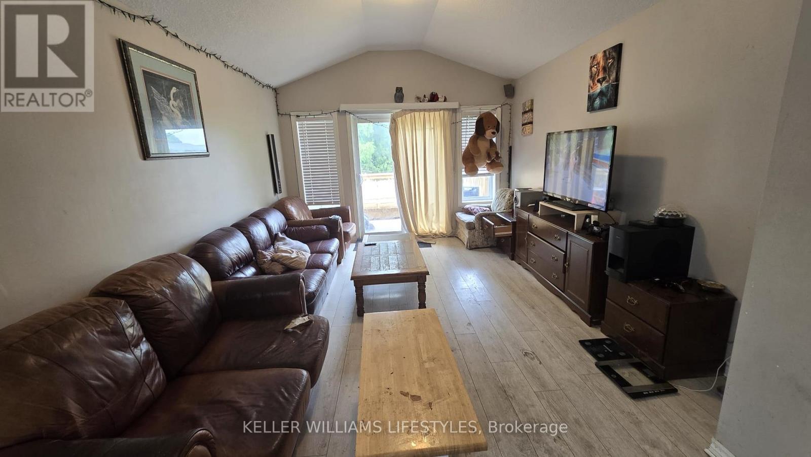 1301 Michael Circle, London East, Ontario  N5V 0B8 - Photo 7 - X12547670