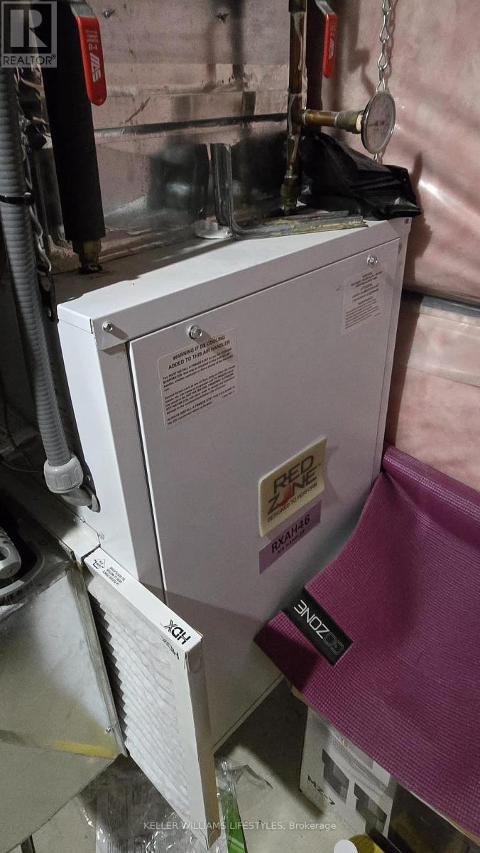 1301 Michael Circle, London East, Ontario  N5V 0B8 - Photo 9 - X12547670