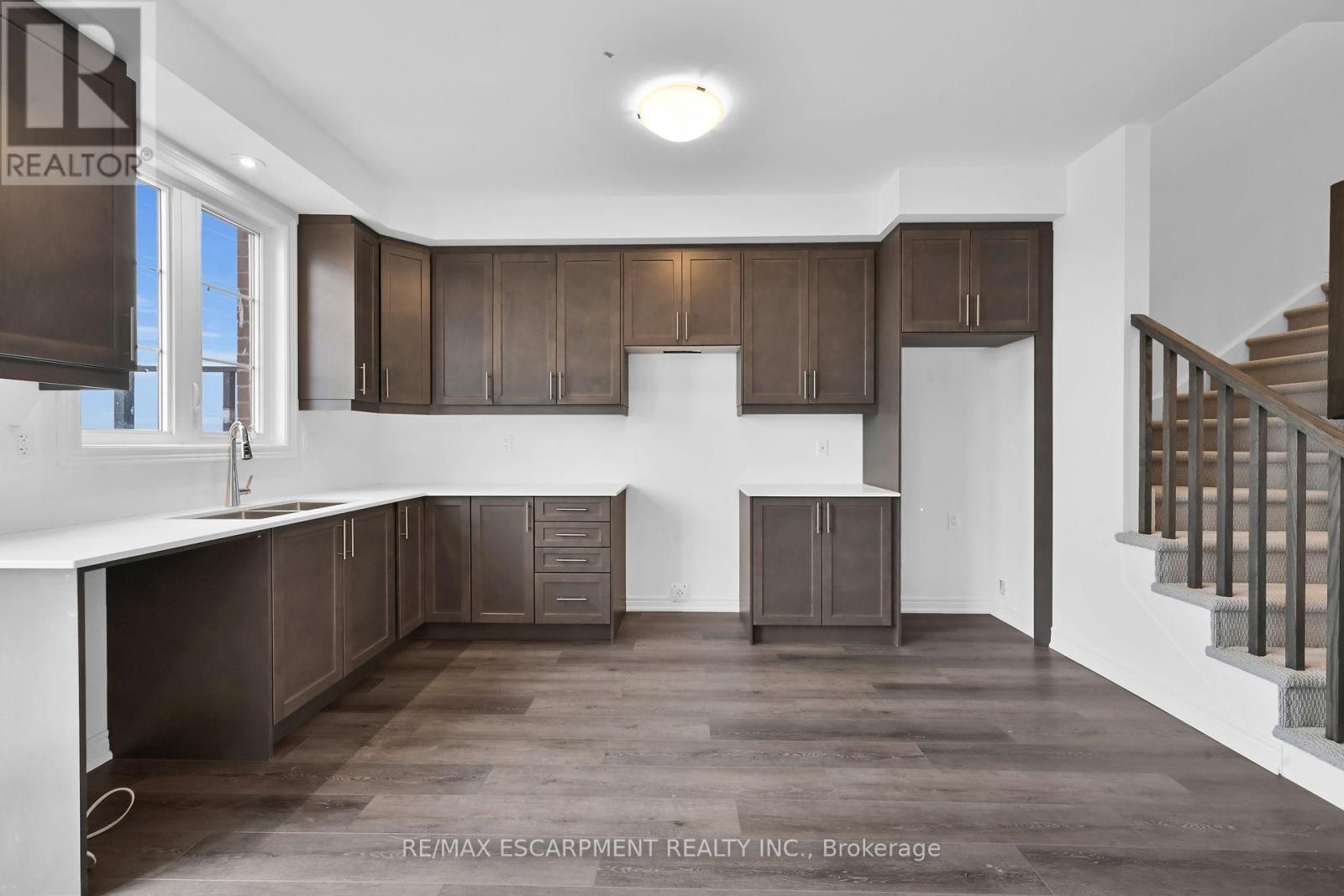 35 - 120 Court Drive, Brant, Ontario  N3L 0N2 - Photo 11 - X12547634