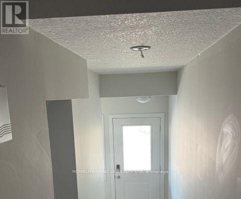 132 - 590 N Service Road, Hamilton, Ontario  L8E 0K5 - Photo 3 - X12547654