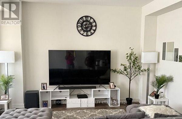 132 - 590 N Service Road, Hamilton, Ontario  L8E 0K5 - Photo 7 - X12547654