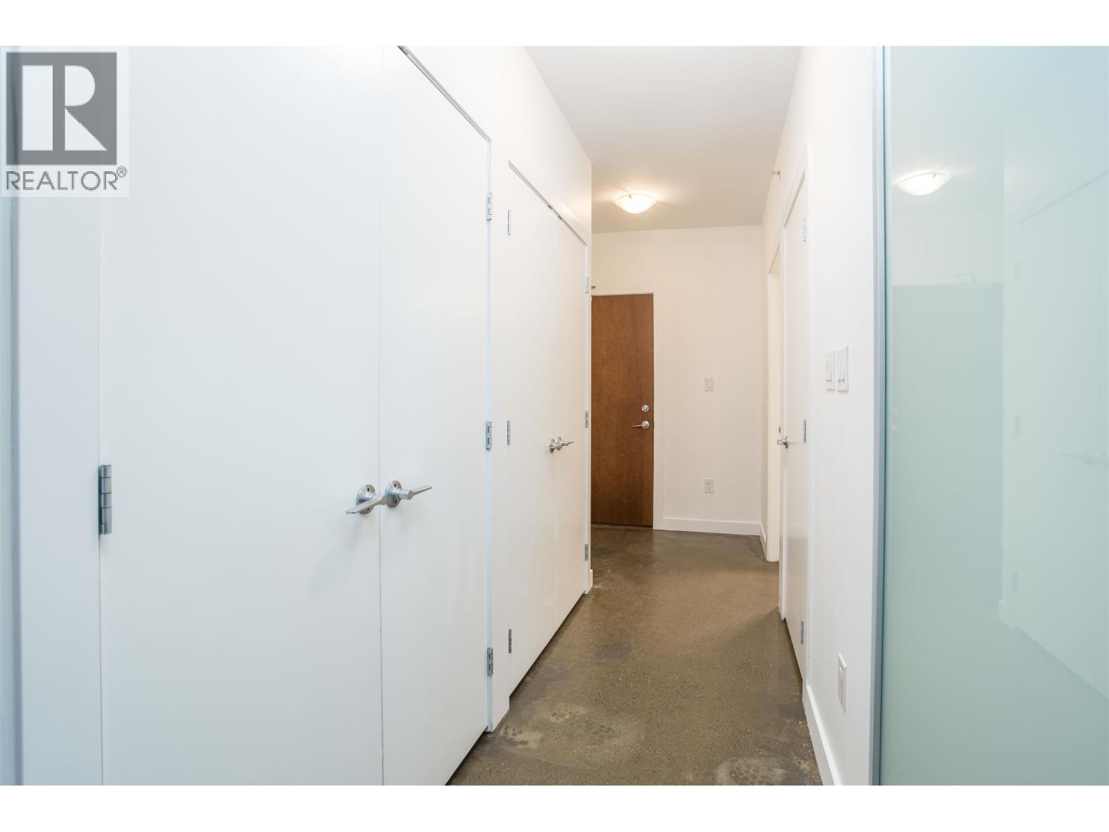 310 221 Union Street, Vancouver, British Columbia V6A 0B4 - Photo 3 - R3067663