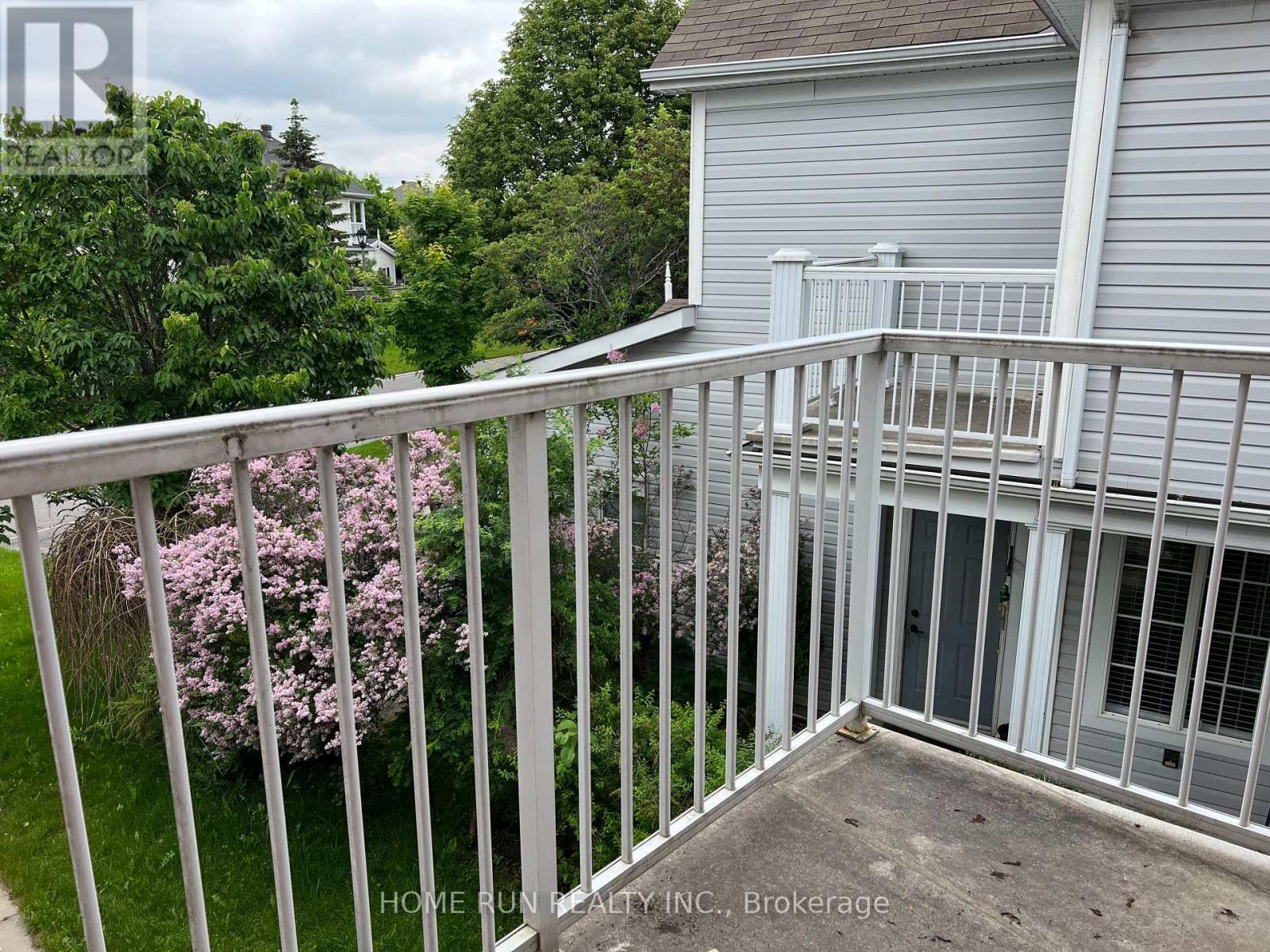 149 Hemlo Crescent, Ottawa, Ontario K2T 1E4 - Photo 14 - X12472704