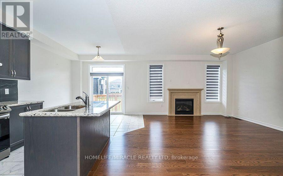 29 Bromfield Street, Whitby, Ontario  L1P 0P8 - Photo 7 - E12547662