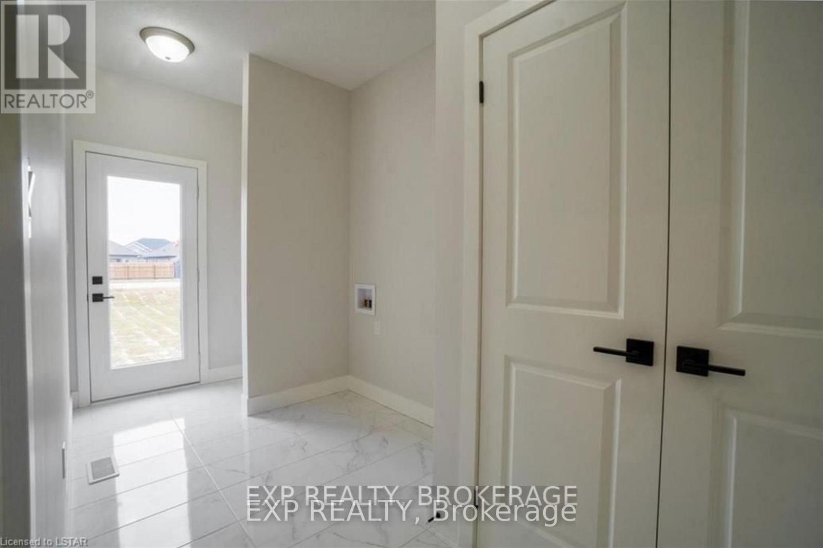 40 Kelly Drive, Zorra, Ontario  N0L 2M0 - Photo 11 - X12547706