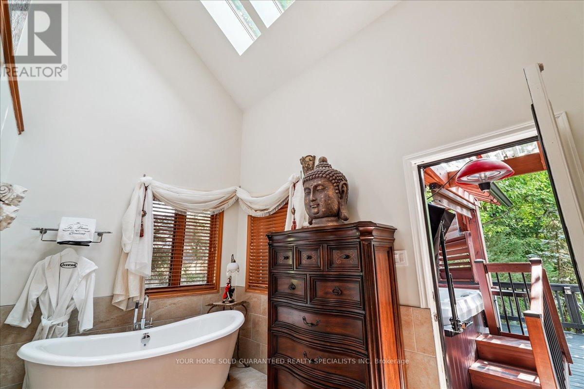 17 Highland Drive, Oro-Medonte, Ontario  L0L 2L0 - Photo 25 - S12547666