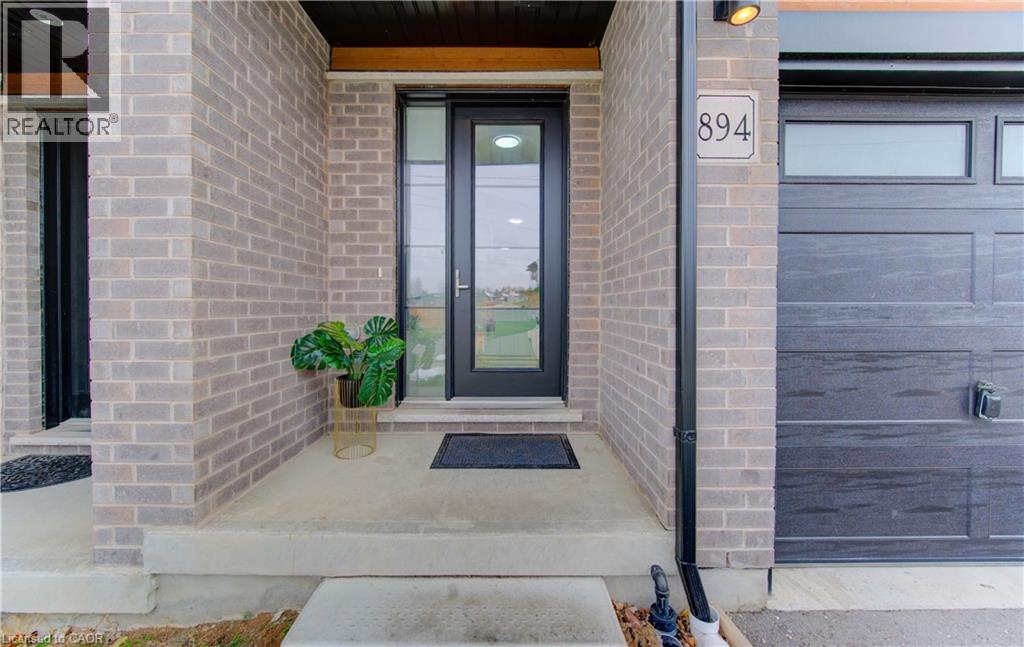 894 Robert Ferrie Drive, Kitchener, Ontario N2R 0P2 - Photo 2 - 40787973