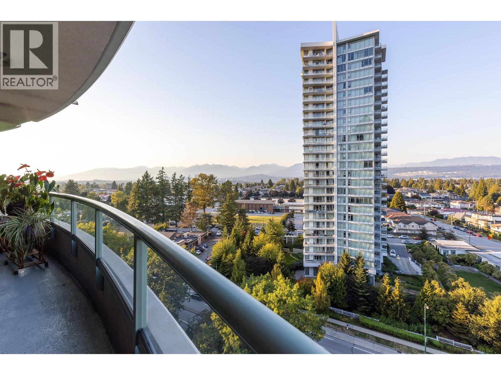 1401 6659 Southoaks Crescent, Burnaby, British Columbia V5E 4M9 - Photo 5 - R3067675