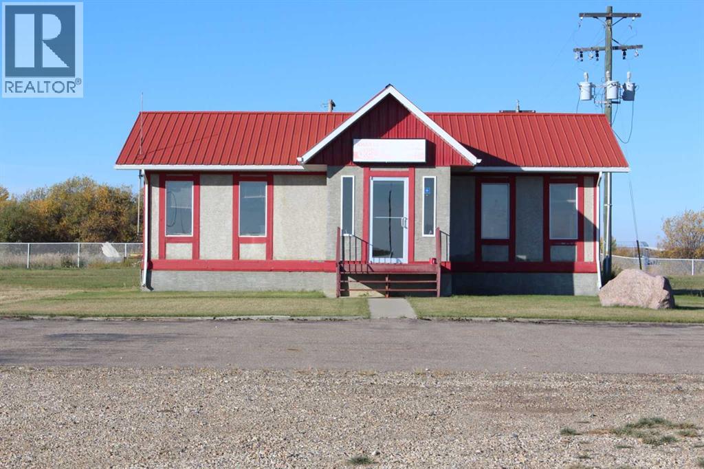 902 Main Street, Manning, Alberta  T0H 2M0 - Photo 2 - A2170528