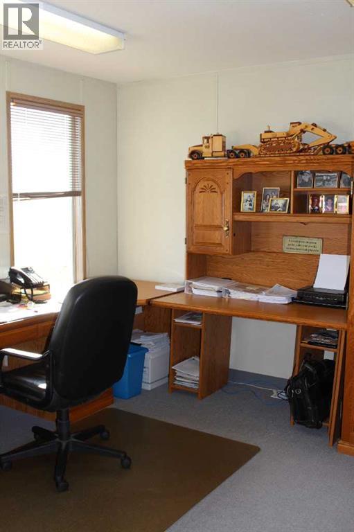 902 Main Street, Manning, Alberta  T0H 2M0 - Photo 18 - A2170528