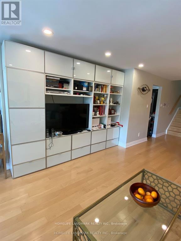 186 Upper Canada Drive, Toronto, Ontario M2P 1S8 - Photo 4 - C12547700