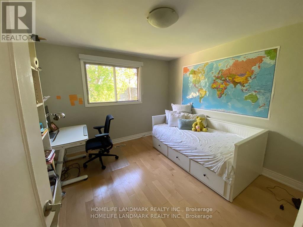 186 Upper Canada Drive, Toronto, Ontario M2P 1S8 - Photo 9 - C12547700