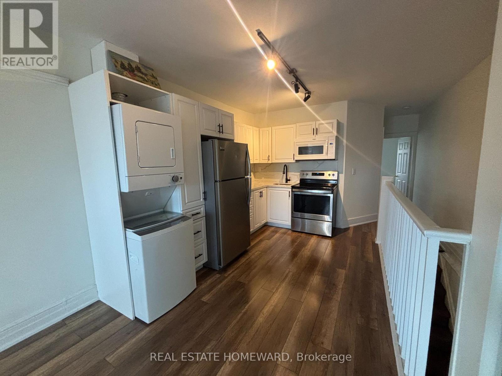 86 Carlaw Avenue, Toronto, Ontario M4M 2R7 - Photo 8 - E12547694