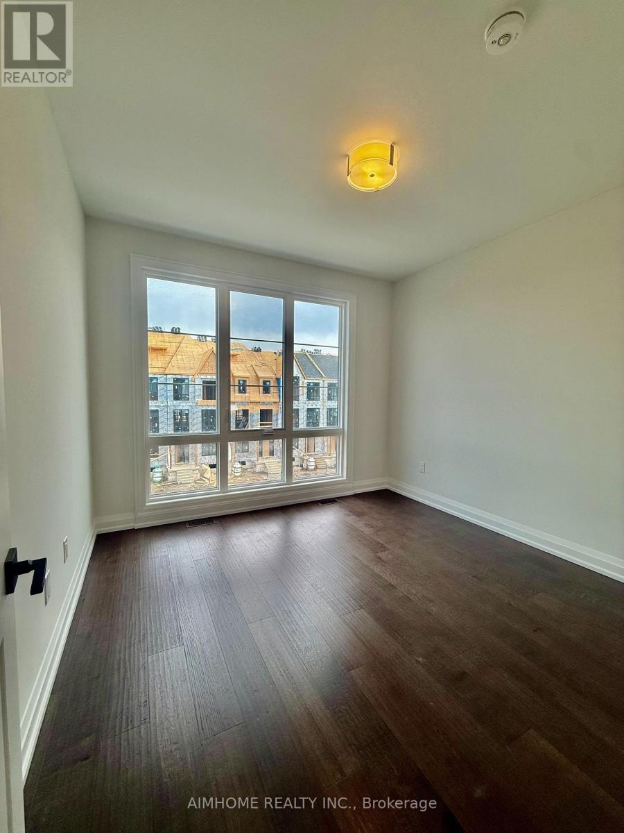 52 Balance Crescent, Markham, Ontario L6C 3R4 - Photo 3 - N12547702