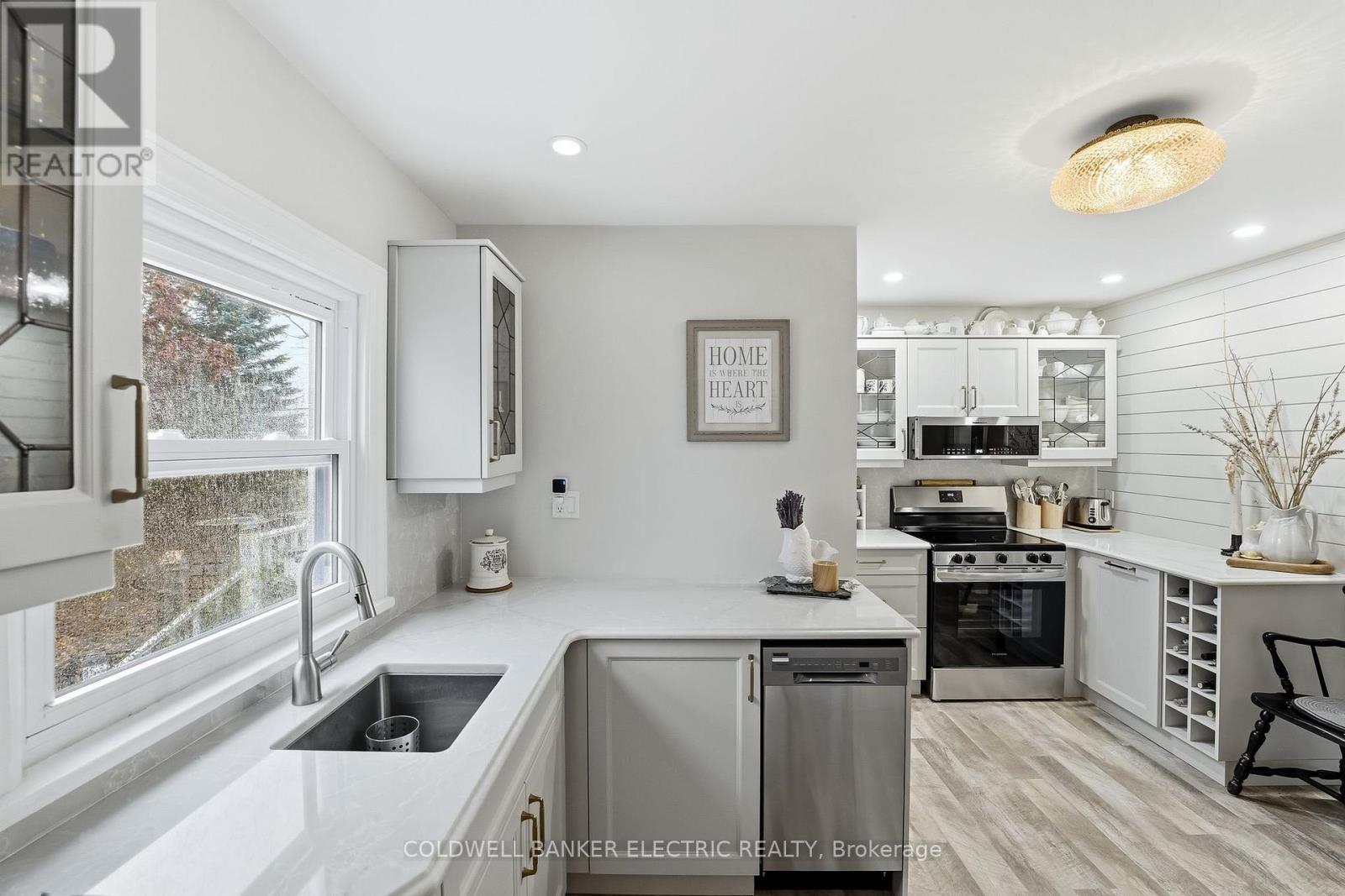 994 County Rd 19 Road, Selwyn, Ontario K9J 6X2 - Photo 5 - X12547724