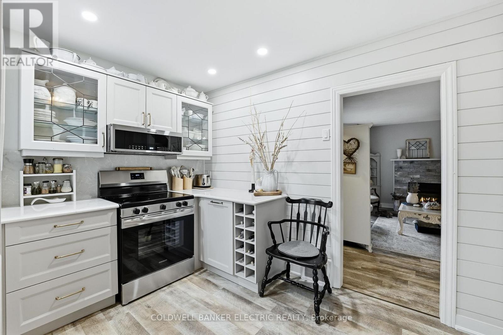 994 County Rd 19 Road, Selwyn, Ontario K9J 6X2 - Photo 6 - X12547726