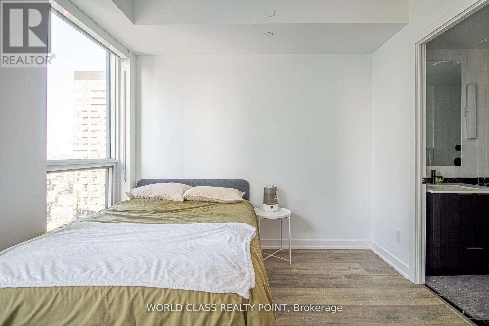 3904 - 327 King Street W, Toronto, Ontario  M5V 0W7 - Photo 6 - C12504722