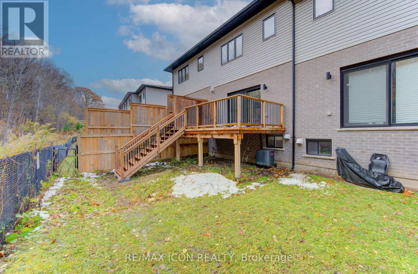 894 Robert Ferrie Drive, Kitchener, Ontario N2R 0P2 - Photo 39 - X12541932