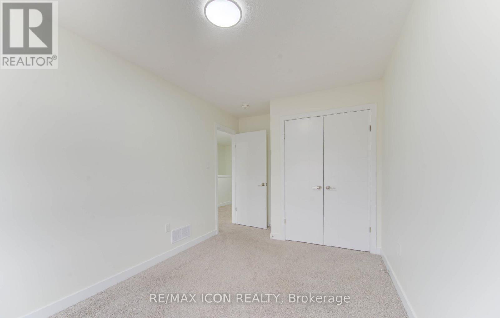 894 Robert Ferrie Drive, Kitchener, Ontario N2R 0P2 - Photo 30 - X12541932